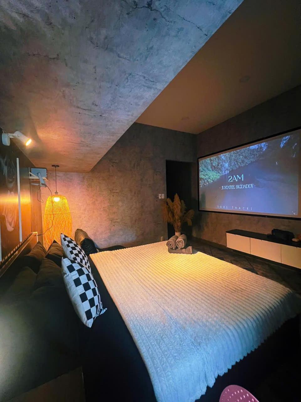 Mis Tho Hotel 2*